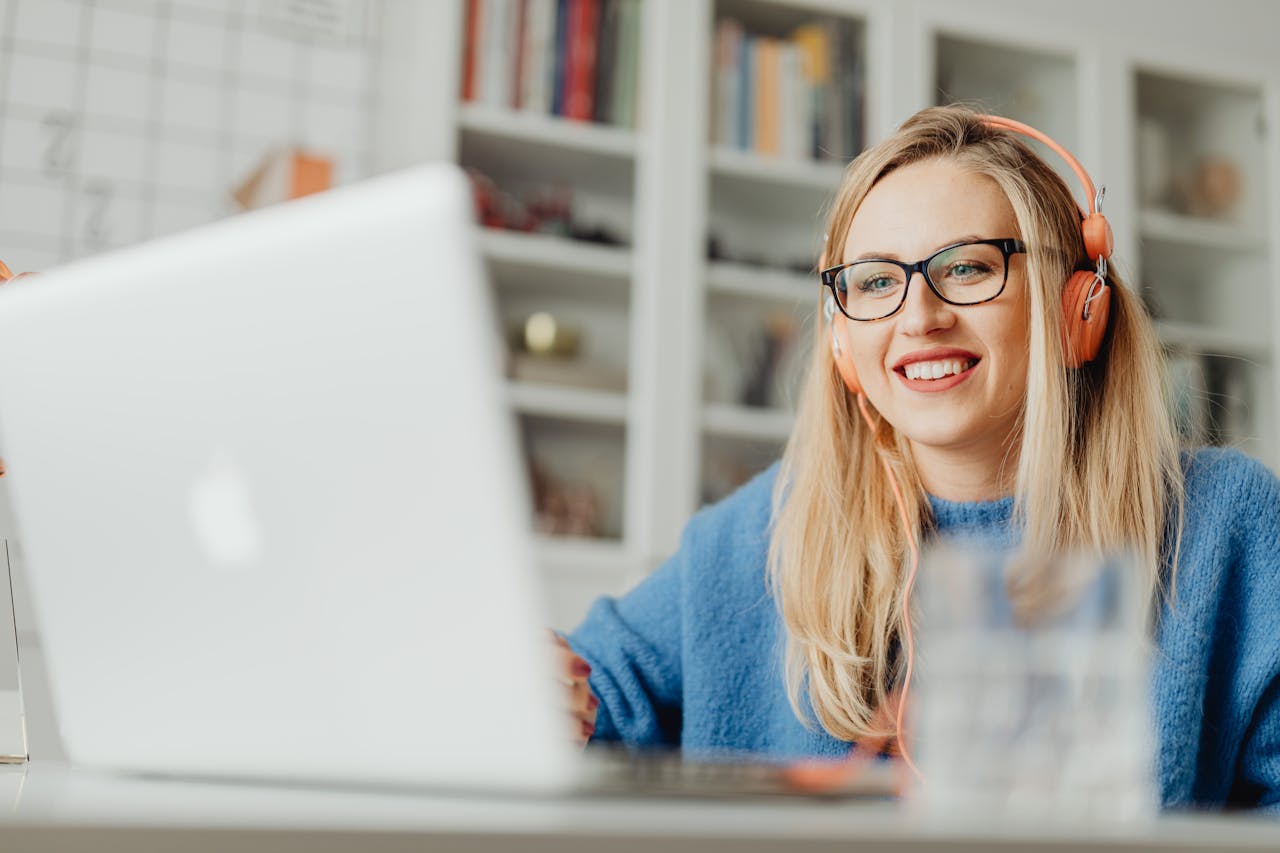 woman sitting at laptop